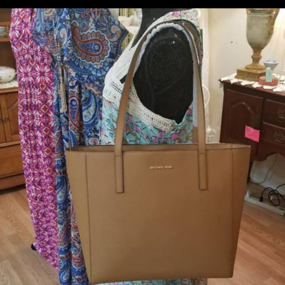 ❤ SOLD ❤ Michael Kors rivington XL tote bag